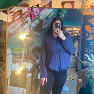 Size 8 Lululemon bubble rain jacket